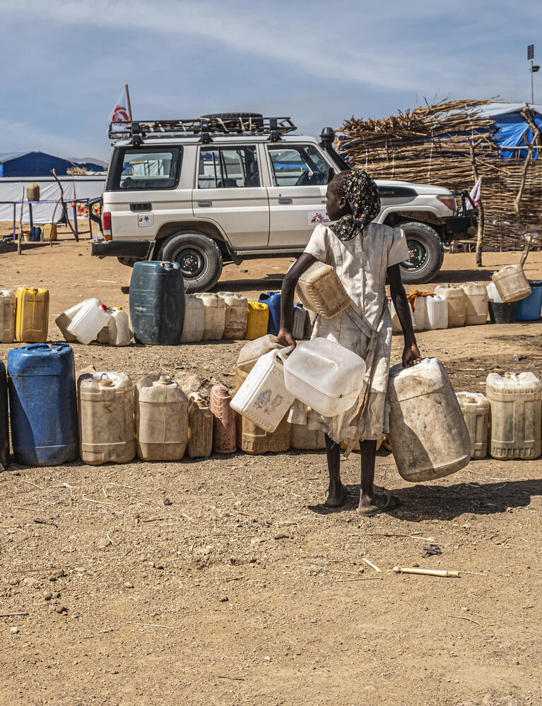  Water crisis in Metche camp for Sudanese refugees and returnees in Chad
